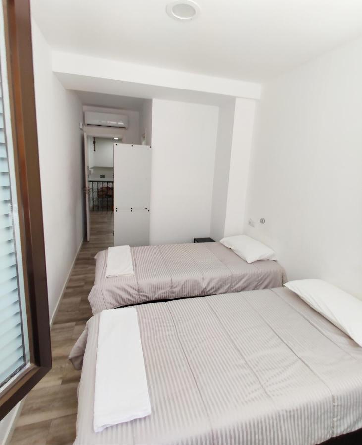 Hostel Palafox 23 Madryt Zewnętrze zdjęcie